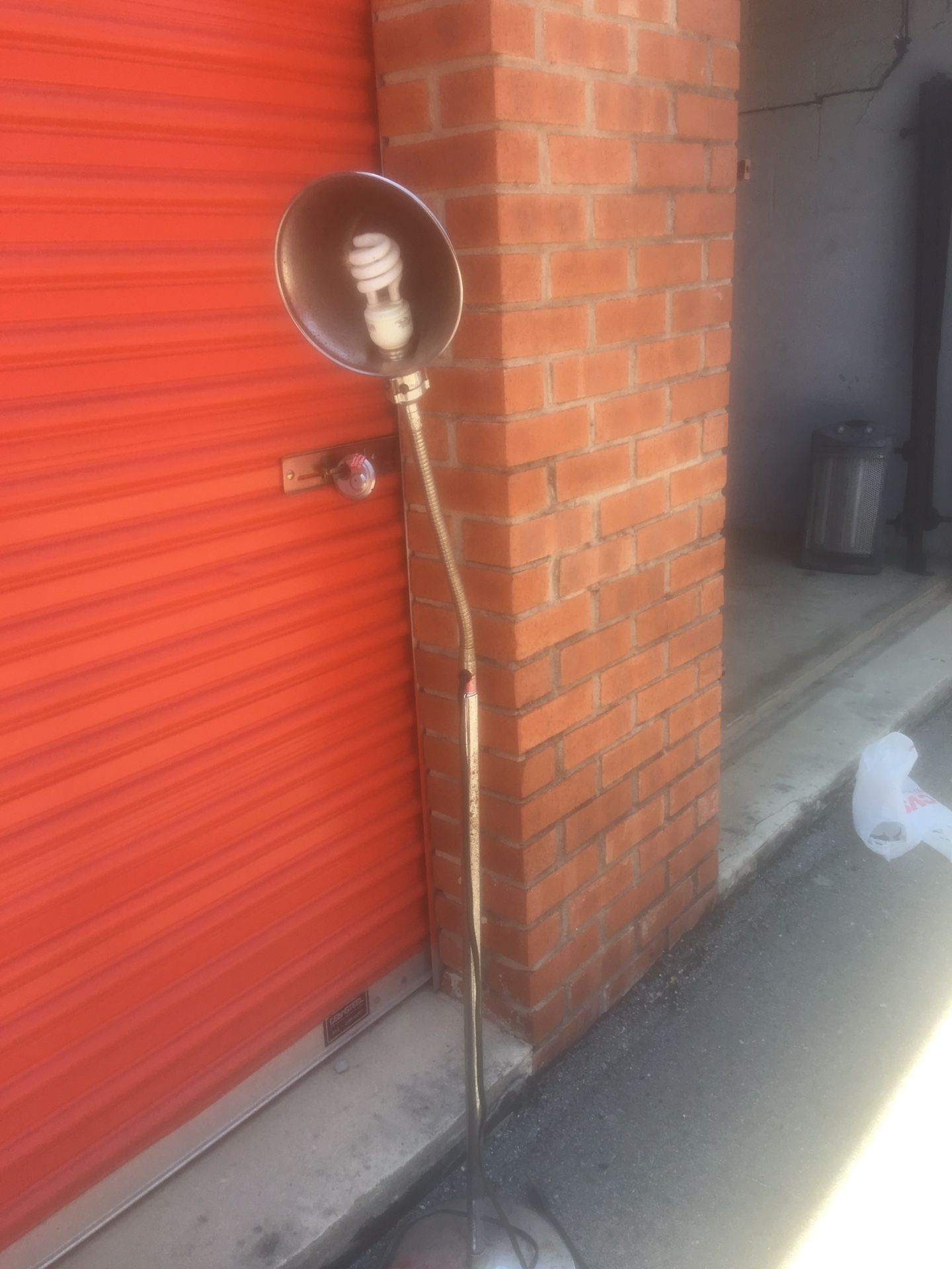 Floor lamp good condition