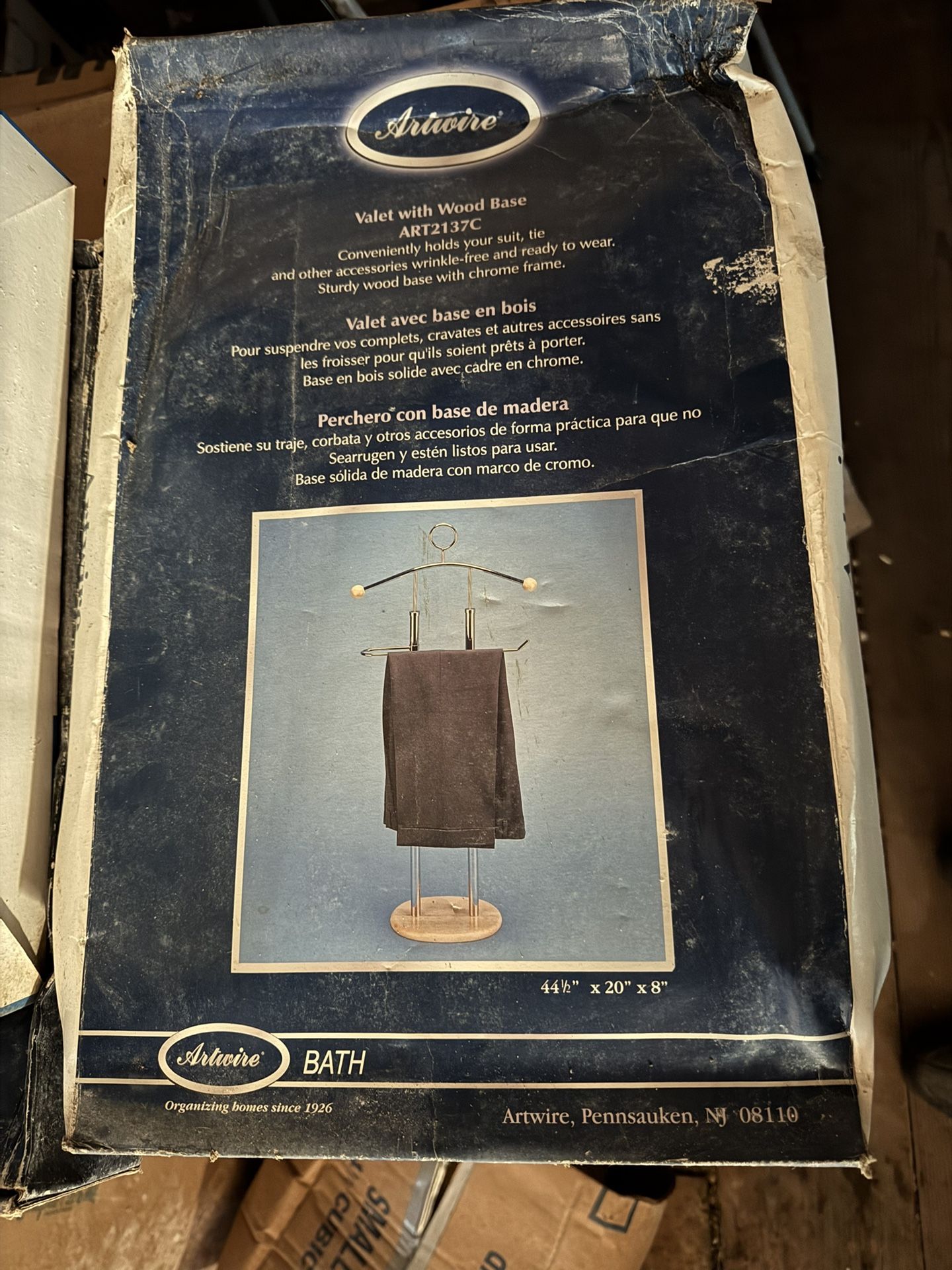 Air wire Tower Valet With A Wood Base