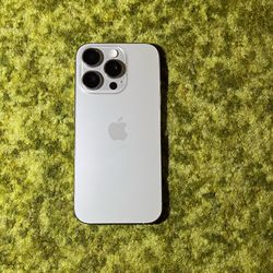 iPhone 16 Pro | 128GB | Natural Titanium | Factory Unlocked