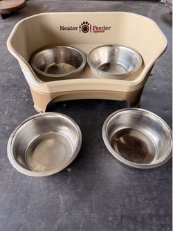 Neater Feeder Express Raised Dog Feeding Station – Includes 4 Stainless Steel Bo