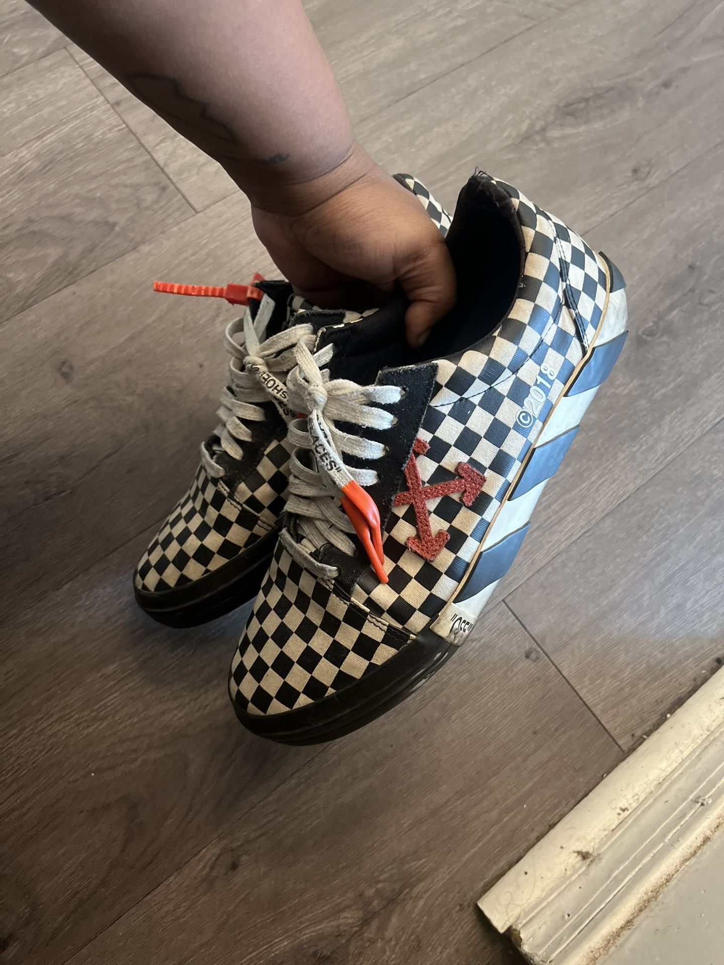 Off White Vulc Low Checkered Size 10