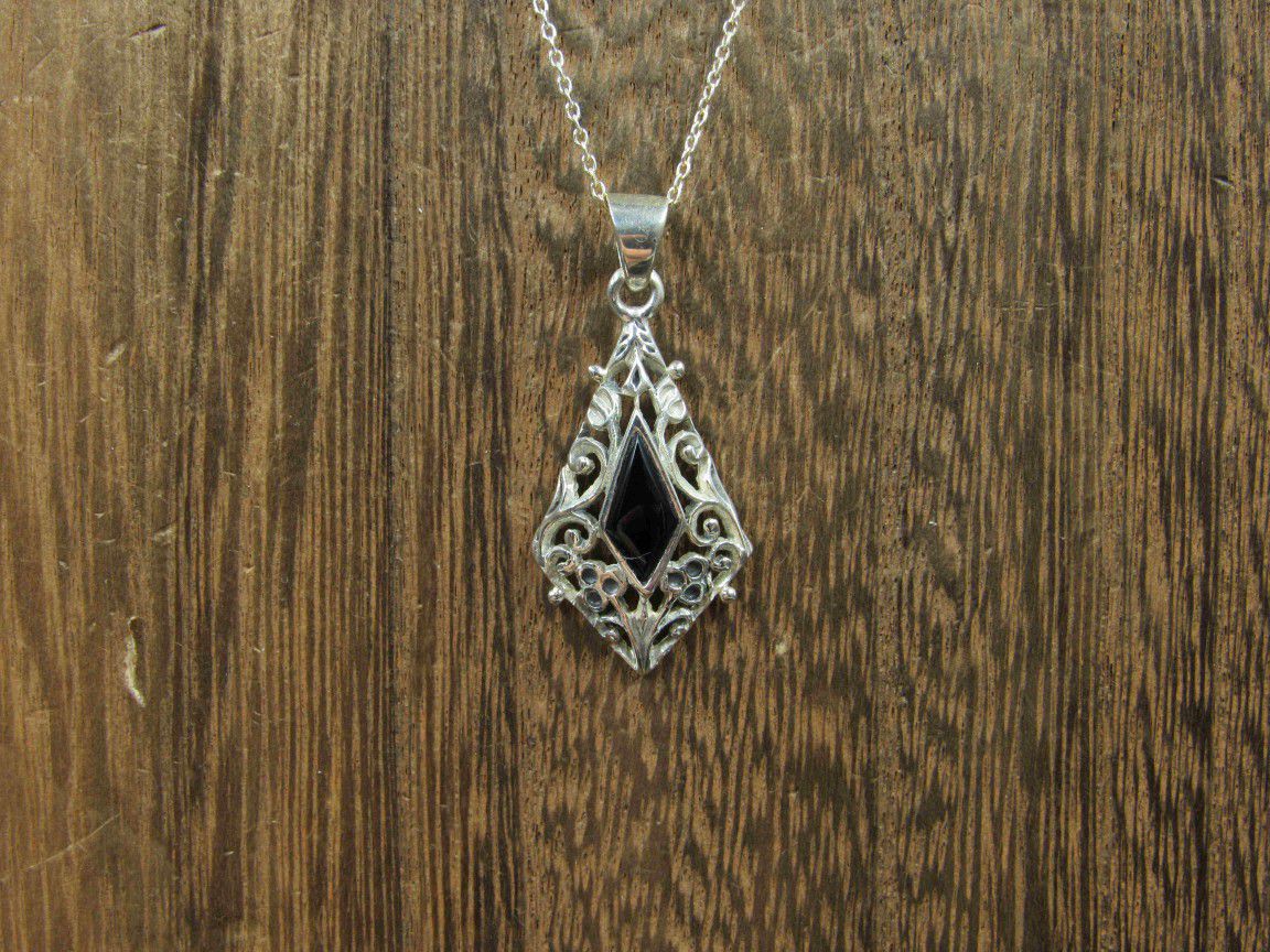 18 Inch Sterling Silver Black Material Fancy Pendant Necklace