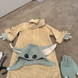 Star Wars toddler 2-3T The Child Mandalorian 