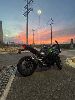 black 23 kawasaki ninja 400