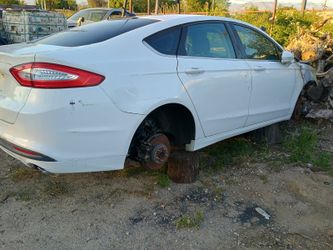 Parts 2014 Ford Fusion Hybrid Parts
