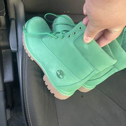 Green Timberland Size 8.5