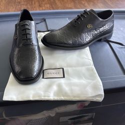 Gucci Men’s Black Leather Shoes 