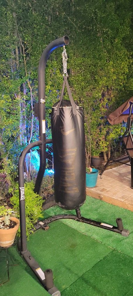 EverLast Punching Bag with Stand for Adults, Standing Heavy Bag Stand for Boxing, Sandbag Rack Bracket Station