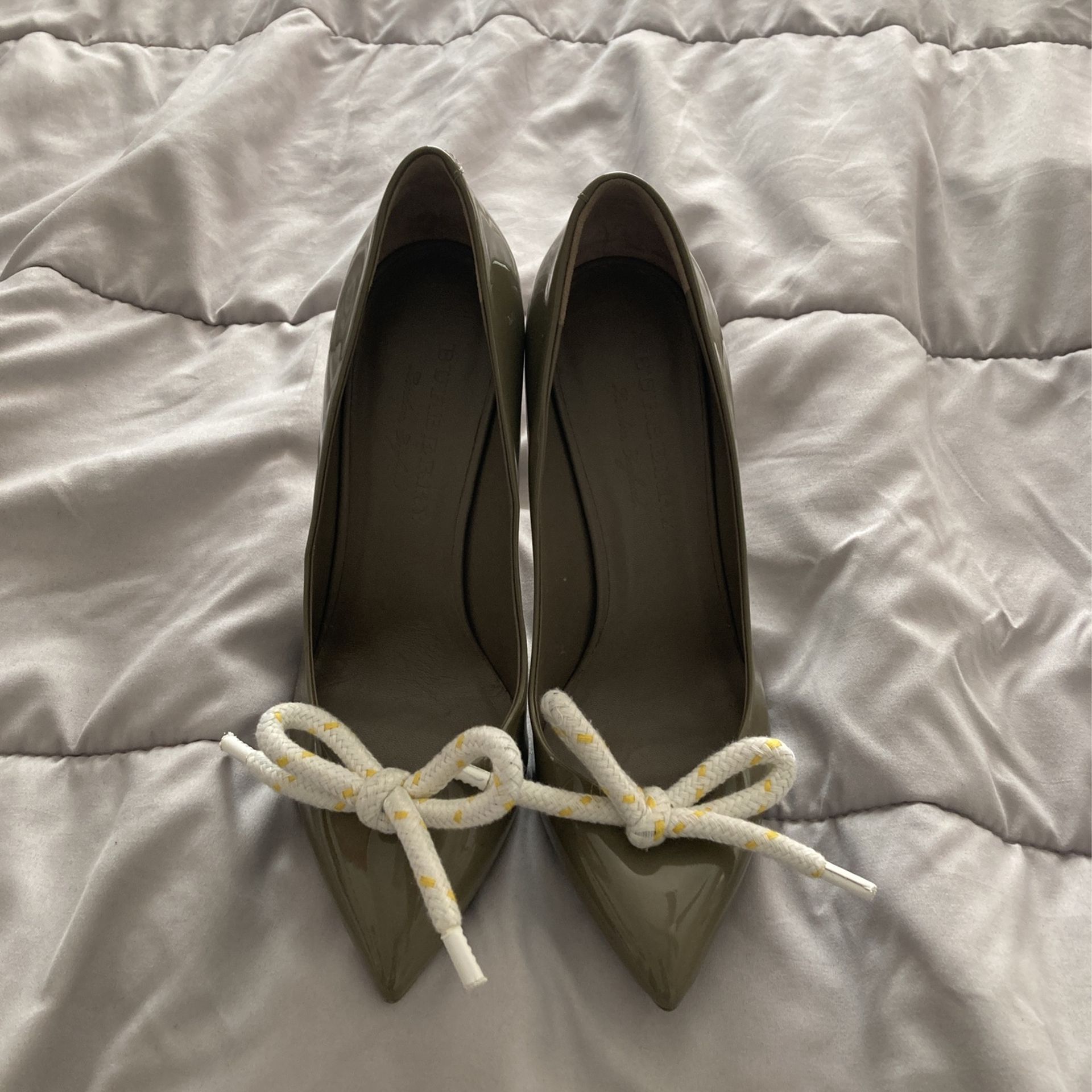 Burberry Patent Leather Grey Stilleto Pumps