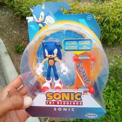 New Sonic The Hedgehog with Skateboard Action Figure Jakks Pacific Toy 
