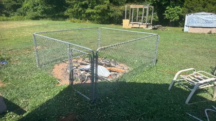 10 x 10 dog enclosure with gate by 4 feet tall
