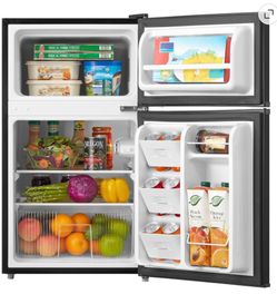 Refrigerator with freezer