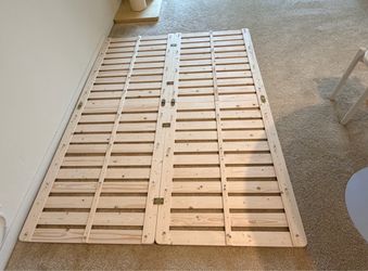 LILYPELLE Queen Foldable Pine Wood Floor Bed Frame