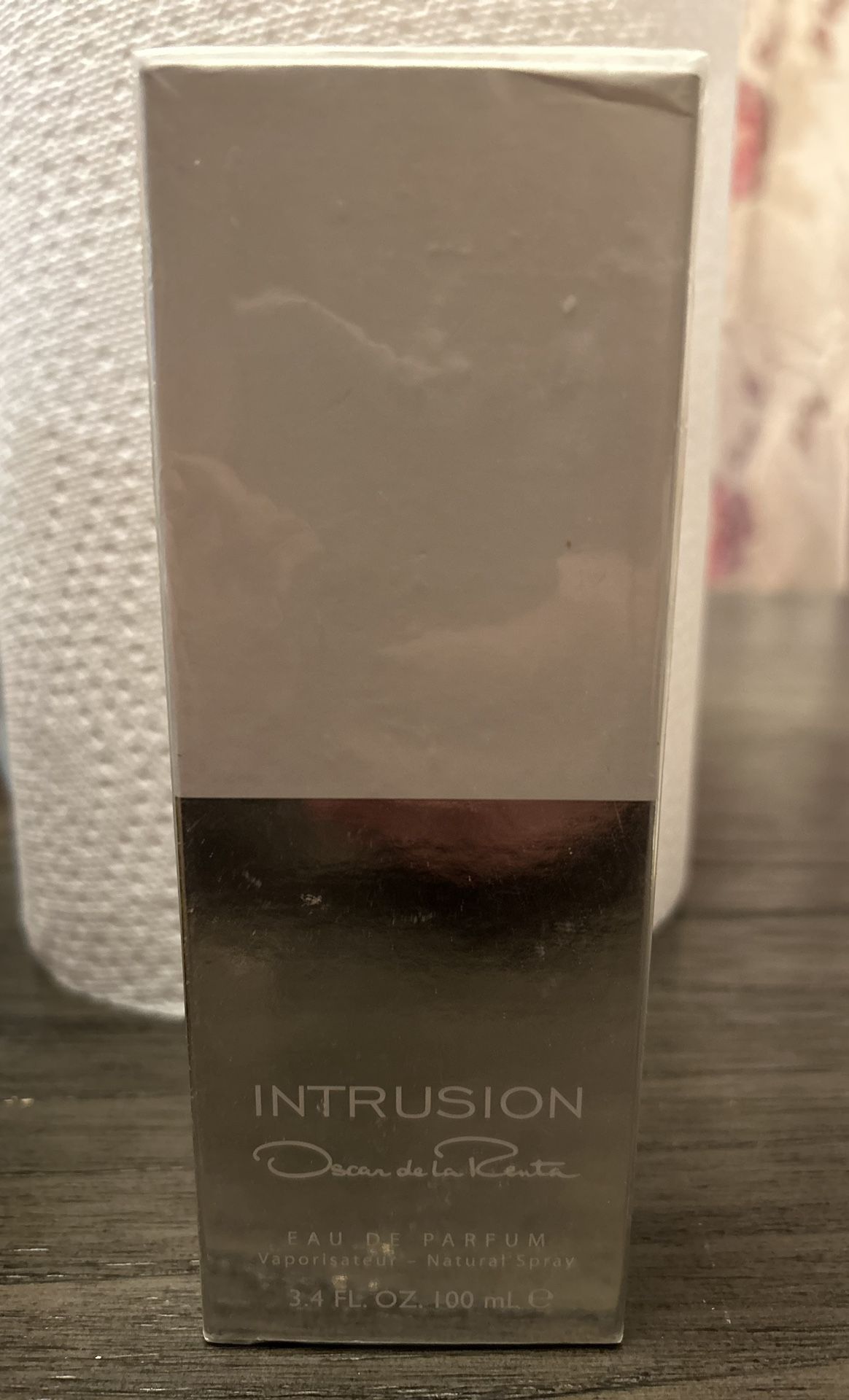Intrusion Oscar De La Renta Perfume