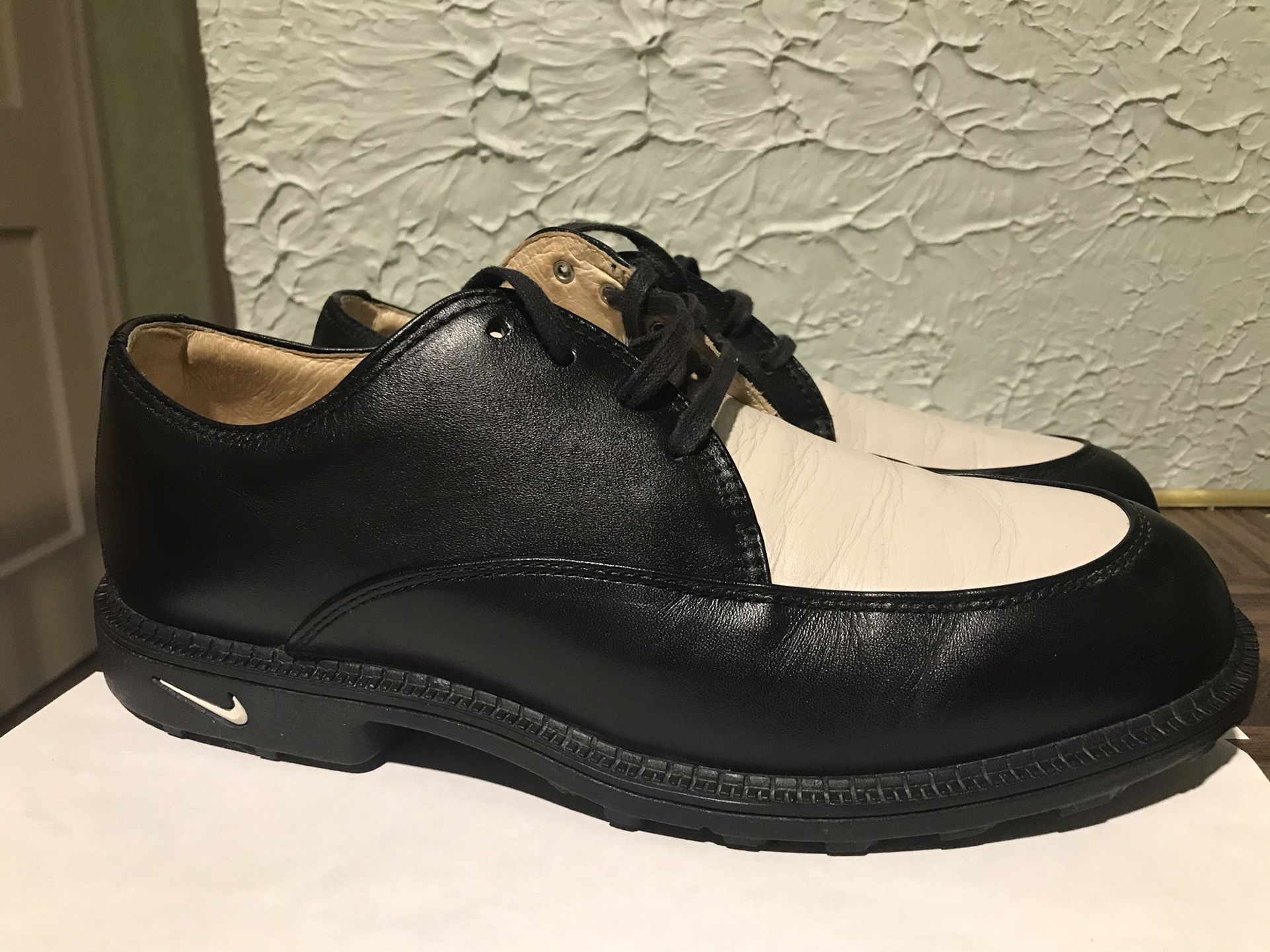 Men’s Nike Air Comfort Bella Black Golf Shoes Size 7.5