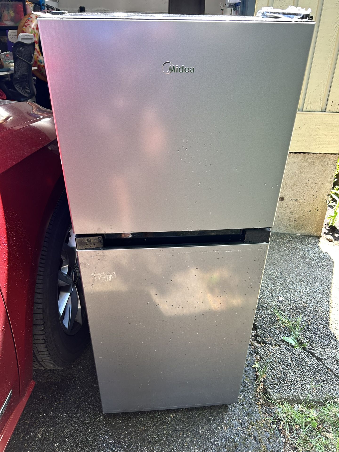 Midea Mini Fridge