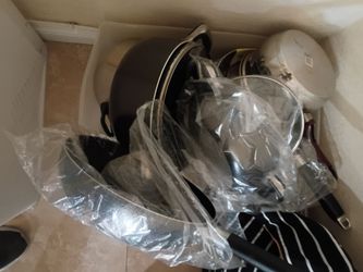 Mixed Cookware Lot – Pots, Pans, and Lids