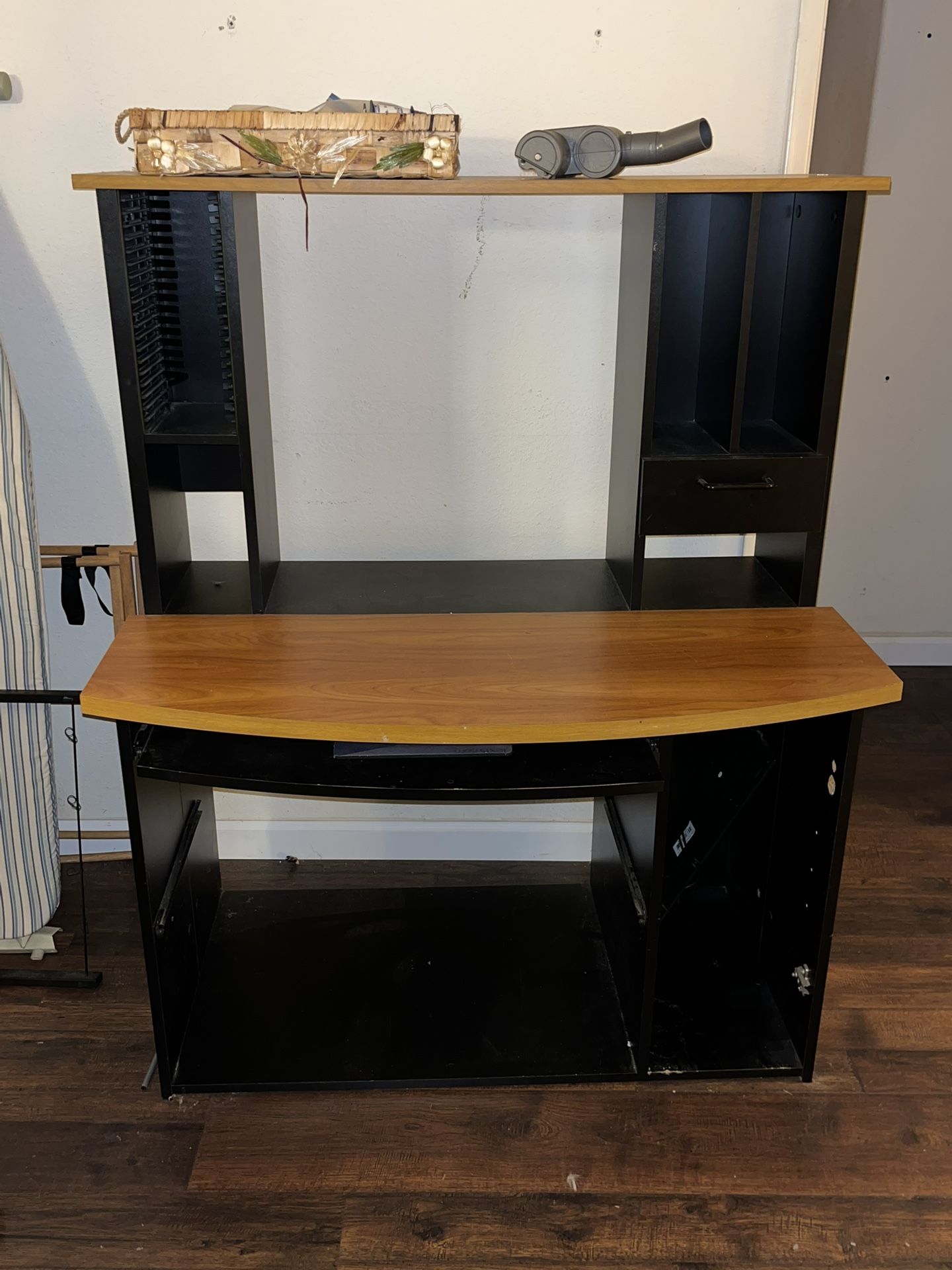 Desktop Desk