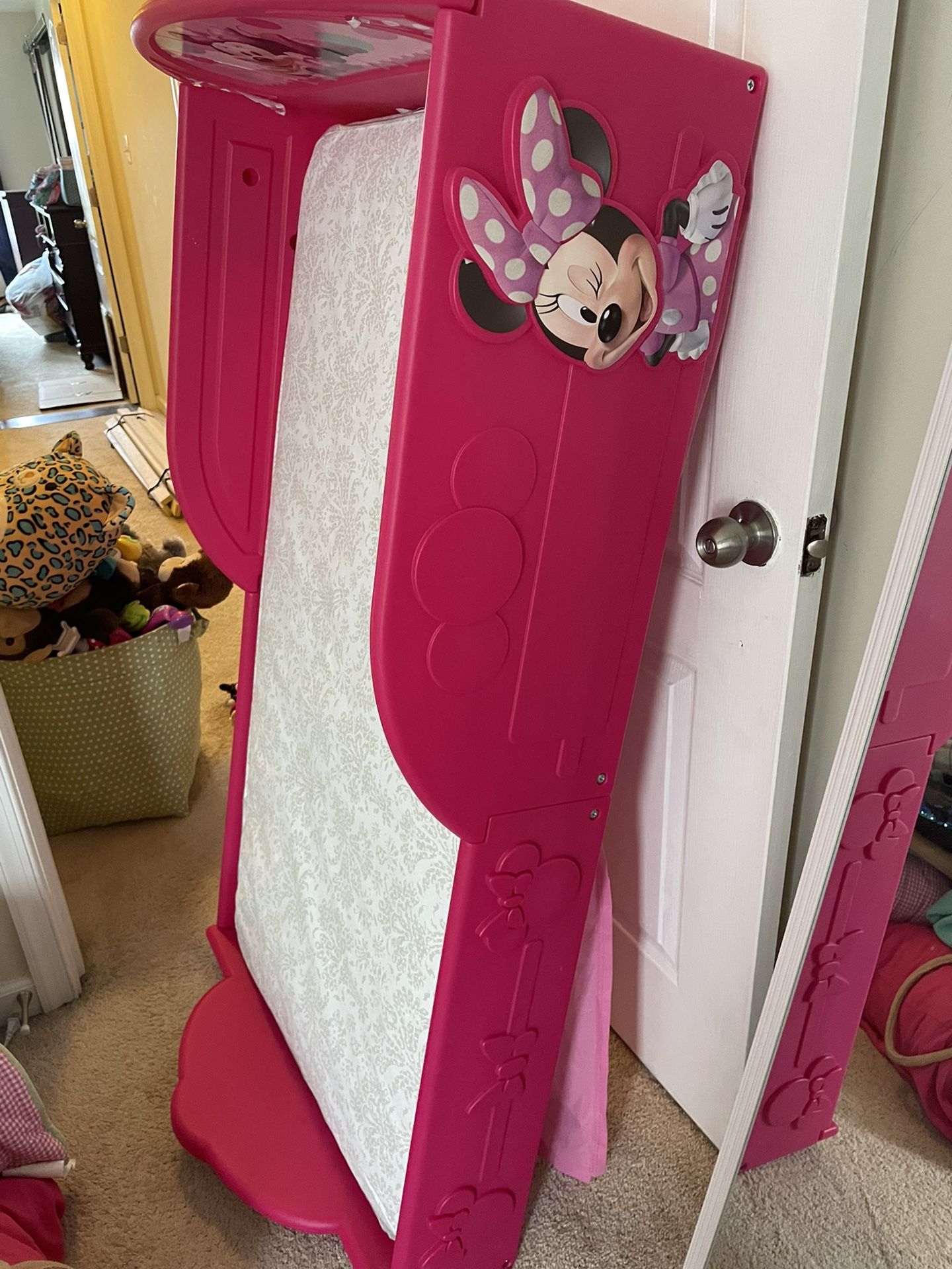 Minnie Mouse toddler Bed