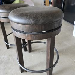 2 Swivel Bar Stools