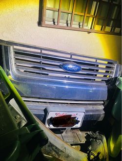 2010 Ford Explorer Front Grill Bumper W/ Headlights