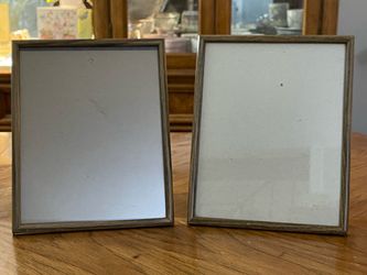 Set of 2 Matching Wood Desk or Wall Mount Picture Frames in Excellent Condition