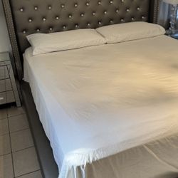 Cali King bed
