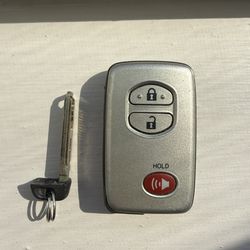 Toyota OEM Smart Key Fob HYQ14ACX – Untested – With Emergency Key