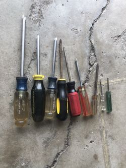 9 Phillips screwdrivers 20$