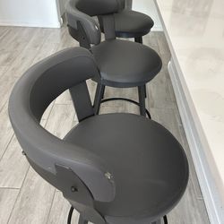 4 Spinning Barstools 