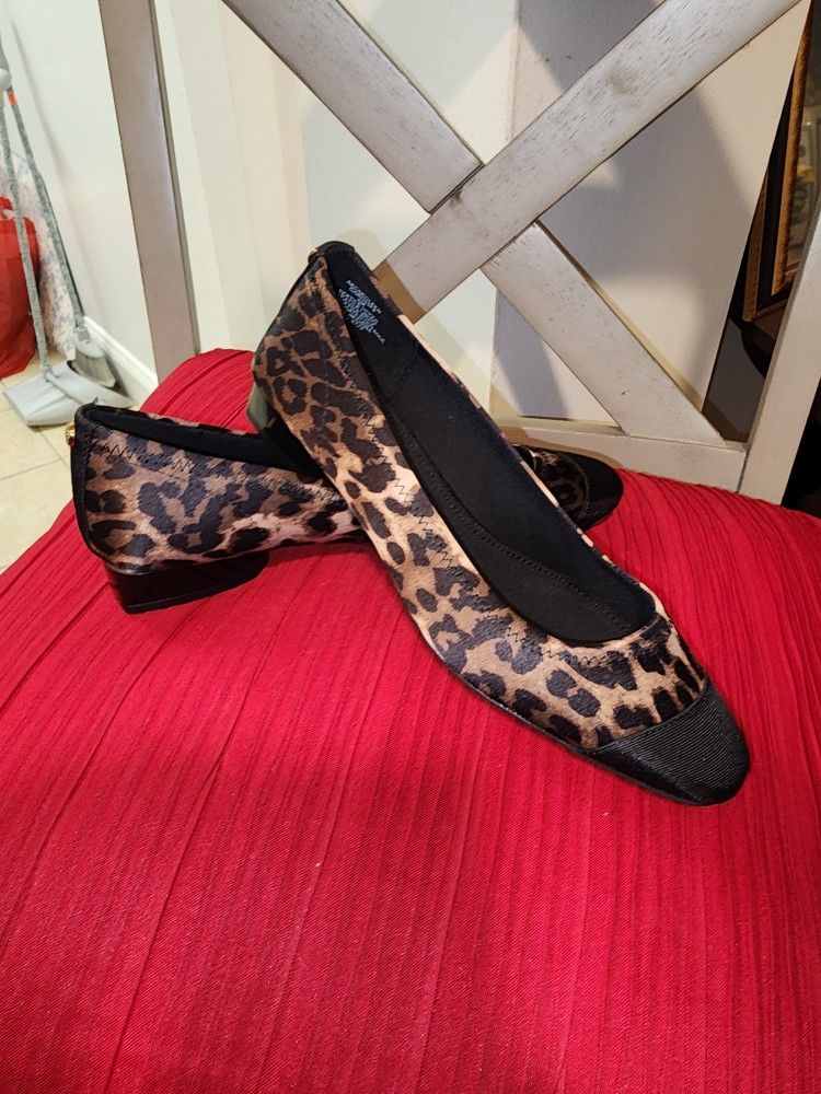 Anne Klein Flats (NEW))
