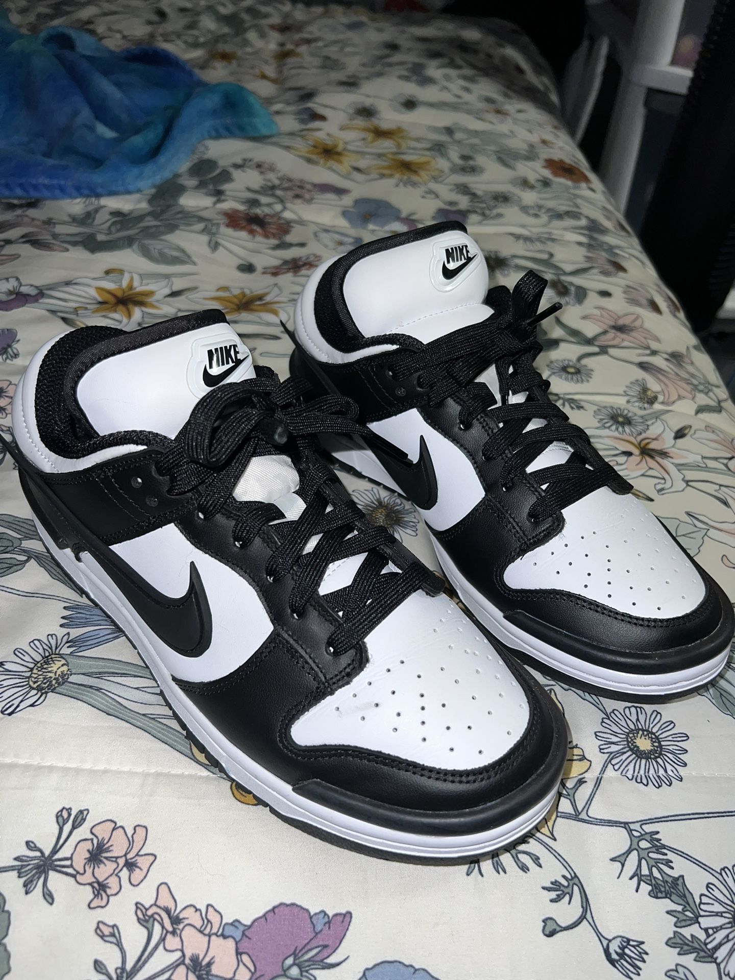 Nike Panda Dunks