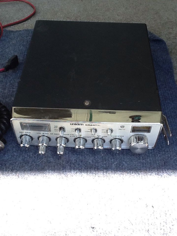 Uniden GRANT XL 40 ch SSB CB radio with microphone CLEAN !