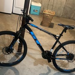 GT Hard Tail Mountain Bike Large 