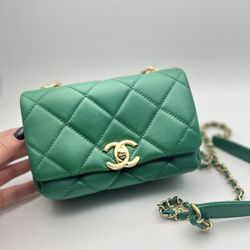 Chanel bag for Sale in Seattle, WA - OfferUp