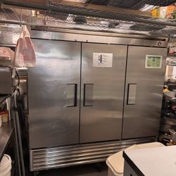 Avantco SS-3R-HC 81 5/16" Stainless Steel Solid Door Reach-In Refrigerator