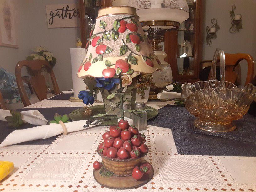 NEAT LOOKING  APPLE  TREE  CANDLE HOLDER 