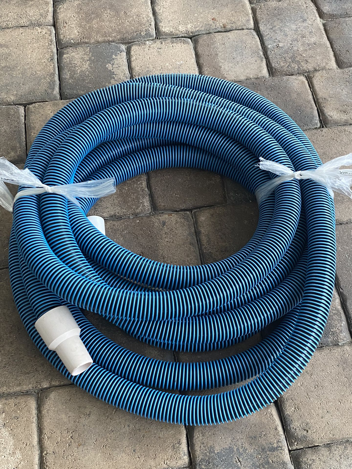 New Wave 36 ‘  pool vacuum hose 