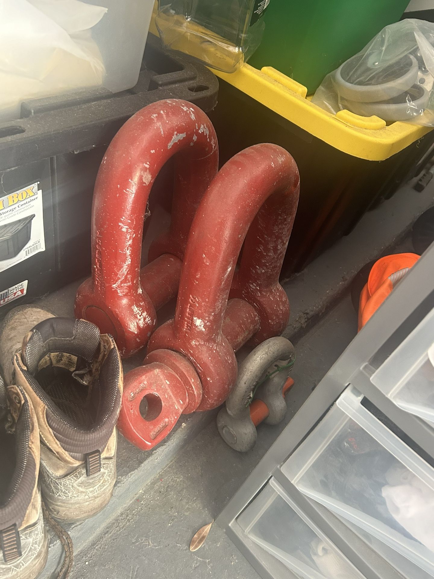 Shackles And Belts And Steel Cables