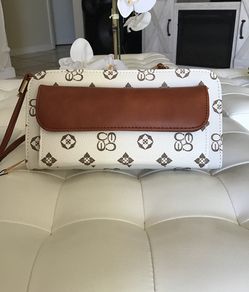 Charis Ma wallet white and brown