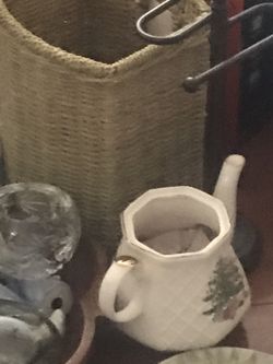 Tea pot