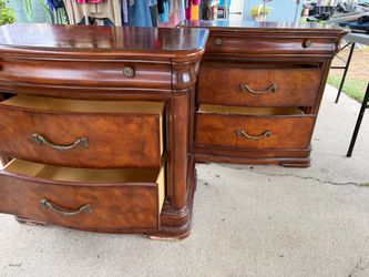 2 night stands solid wood