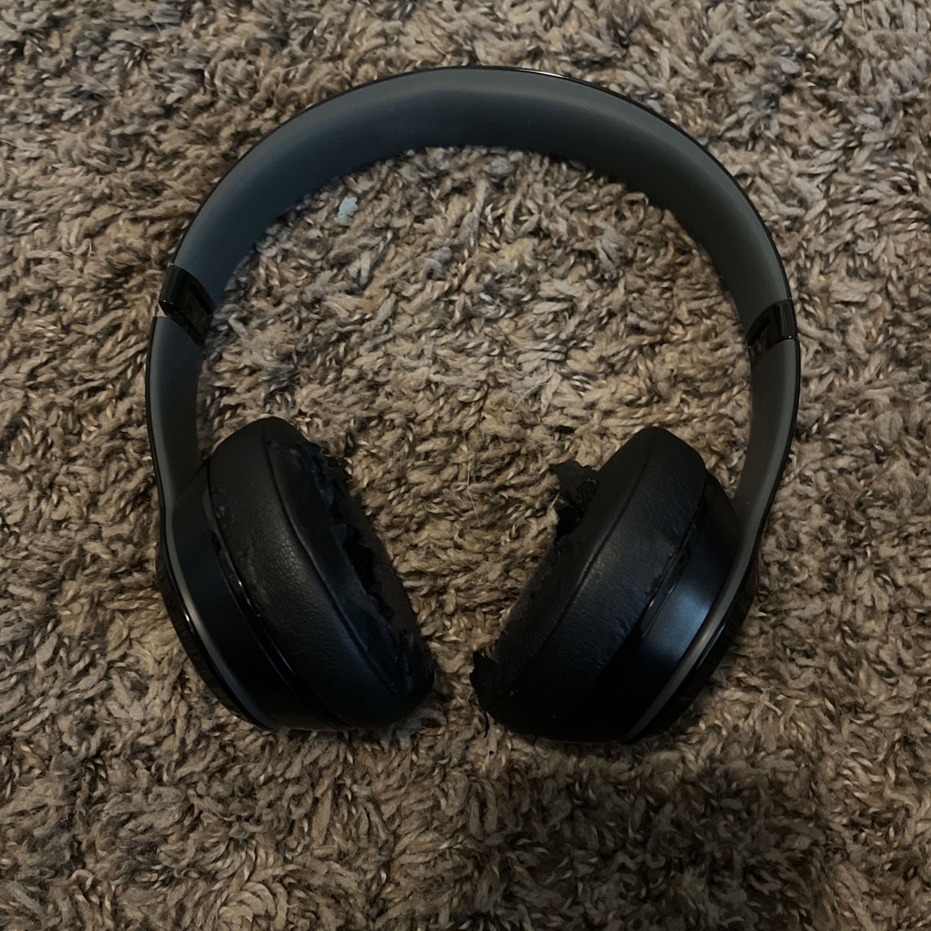Beats Solo Wireless Headphones