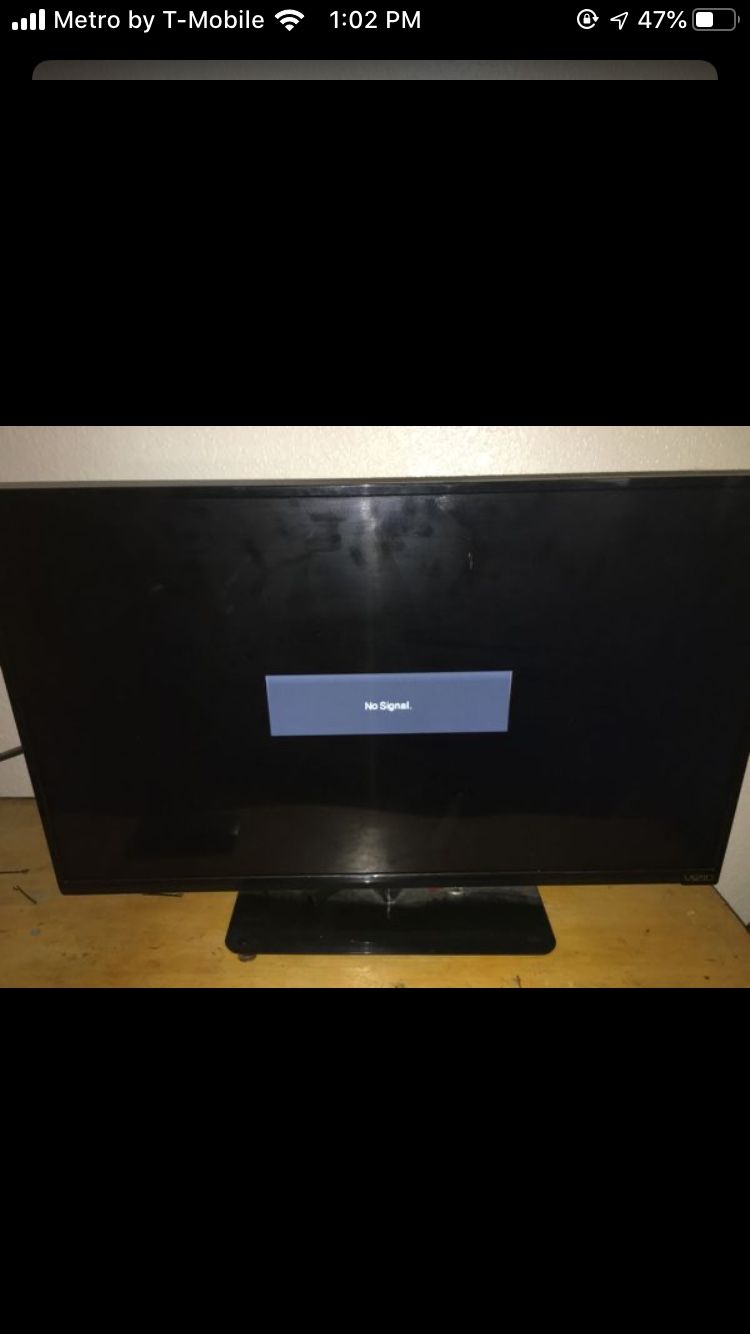 VIZIO TV FLAT SCREEN 32 INCHES HDTV