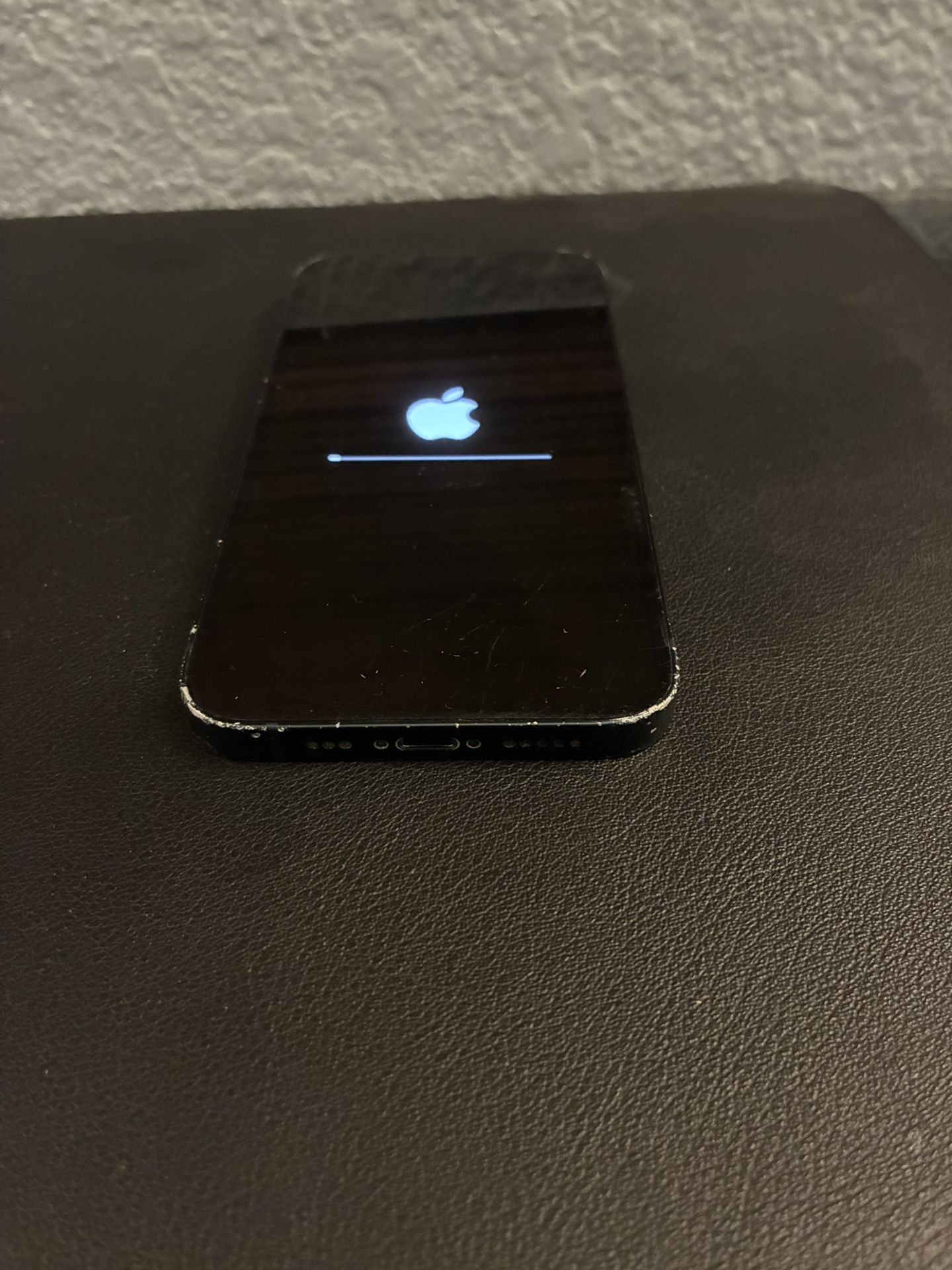 Black iPhone 13 - 128 GB