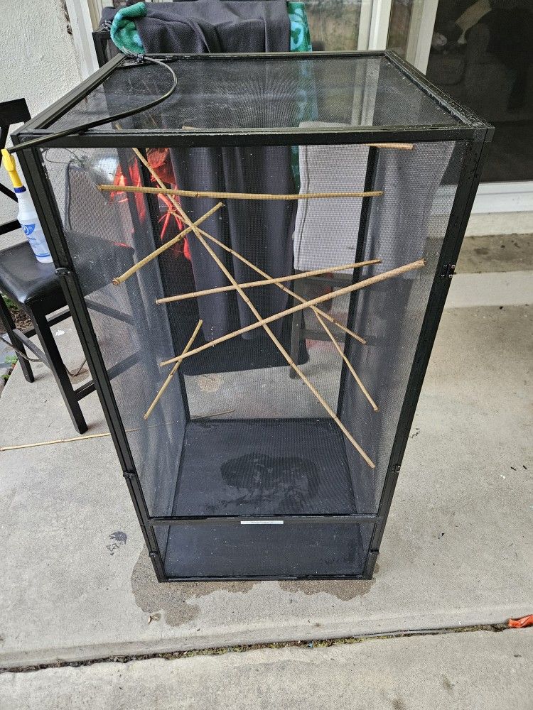 Chameleones Reptile Cage.