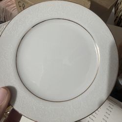 Complete 78 Piece Set. Touch Of Gold By Embassy China