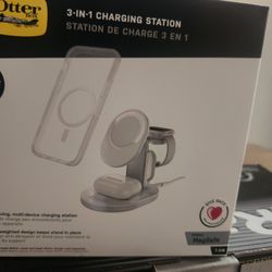 Otterbox 3 In 1 Charging Station For Magsafe.