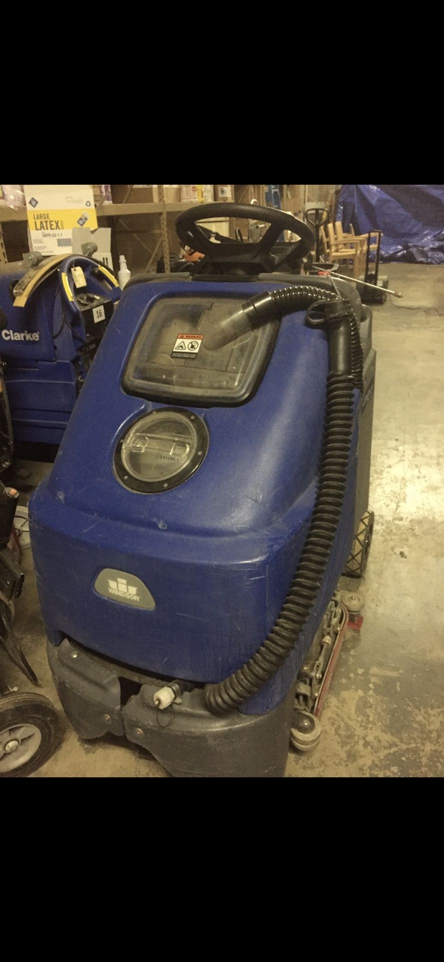Floor Scrubber Ride On Charriot iScrub
