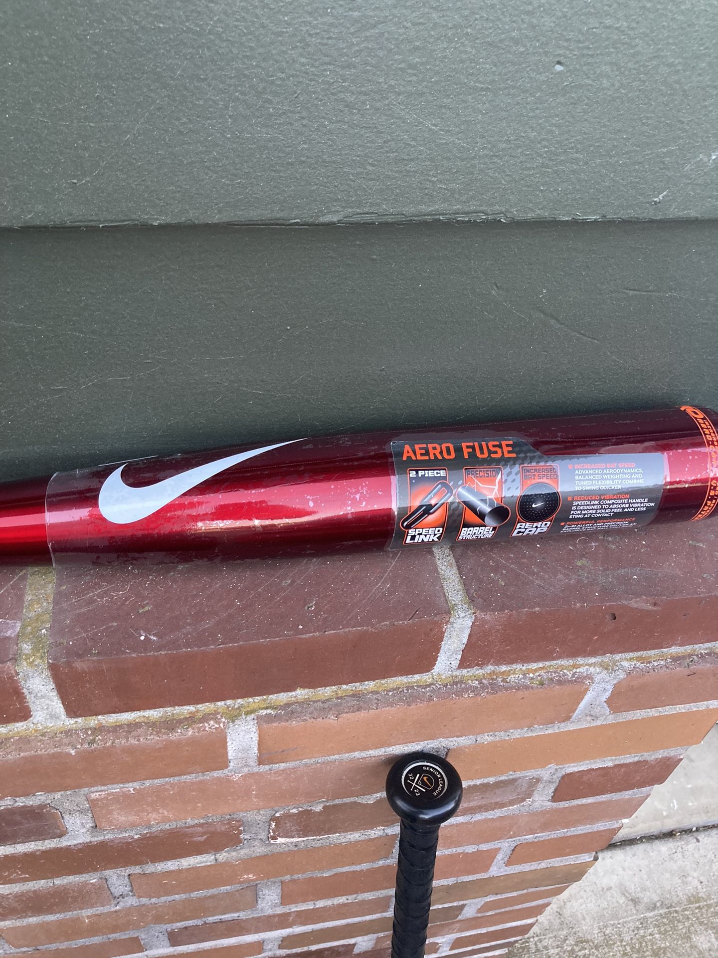 N.O.S. Nike Aero Fuse Cherry Bomb Baseball Bat. Pre- BBCOR. 
